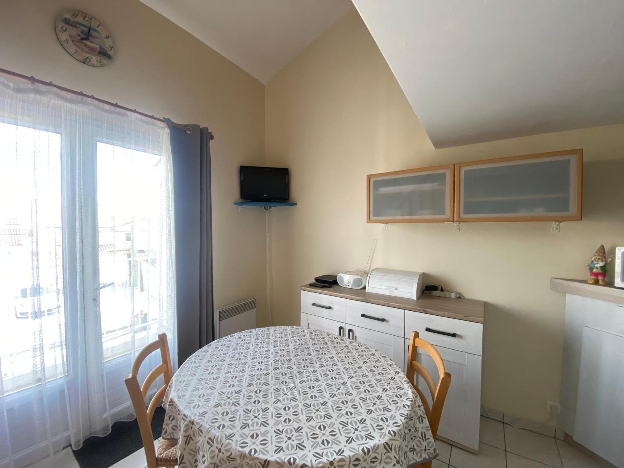 לה-טראנש-סור-מר Appartement 1Er Etage Proche Centre-Ville, Plage Et Commerces, Balcon, Parking, Wifi Inclus - Fr-1-22-171 מראה חיצוני תמונה